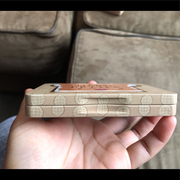 NWOT Too Faced Peanut Butter and Jelly Eyeshadow Eye Shadow Palette Makeup - Picture 9 of 9